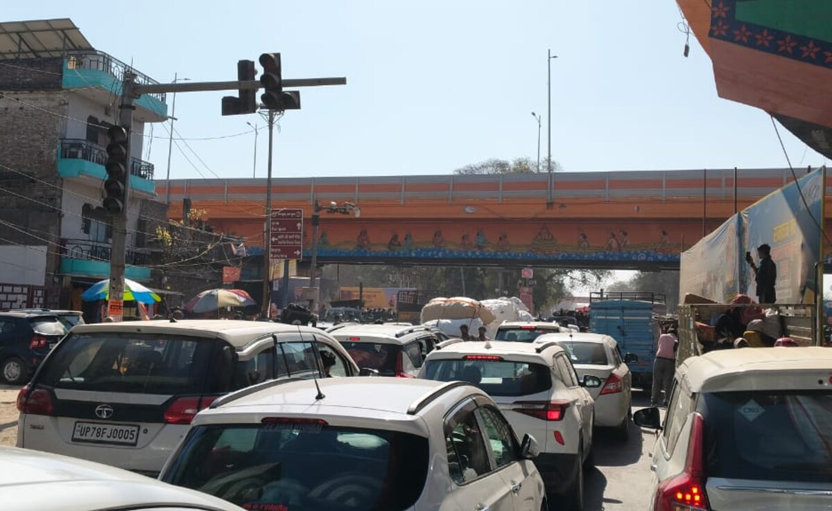 (प्रयागराज में फिर लगा जाम) (प्रयागराज में फिर लगा जाम)