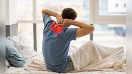 Cervical Spondylosis Causes : दिवसभर बसून काम करताय? होईल हा गंभीर आजार&nbsp;