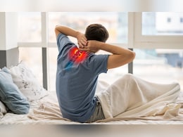 Cervical Spondylosis Causes : दिवसभर बसून काम करताय? होईल हा गंभीर आजार  Cervical Spondylosis Causes : दिवसभर बसून काम करताय? होईल हा गंभीर आजार