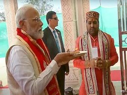 PM Modi Visits Bageshwar Dham Temple In Madhya Pradesh PM Modi Visits Bageshwar Dham Temple In Madhya Pradesh