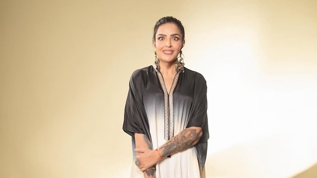 Sunaina uses a treadmill for cardio and alternates between resistance exercise with weights