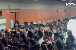 Videos Show Moments Before New Delhi Railway Station Stampede That Killed 18 Videos Show Moments Before New Delhi Railway Station Stampede That Killed 18