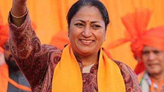 दिल्ली की अगली मुख्यमंत्री रेखा गुप्ता कौन हैं, जानिए उनके बारे में सबकुछ |  Rekha Gupta will be new Chief Minister of Delhi BJP MLAS choose her name in  a meeting