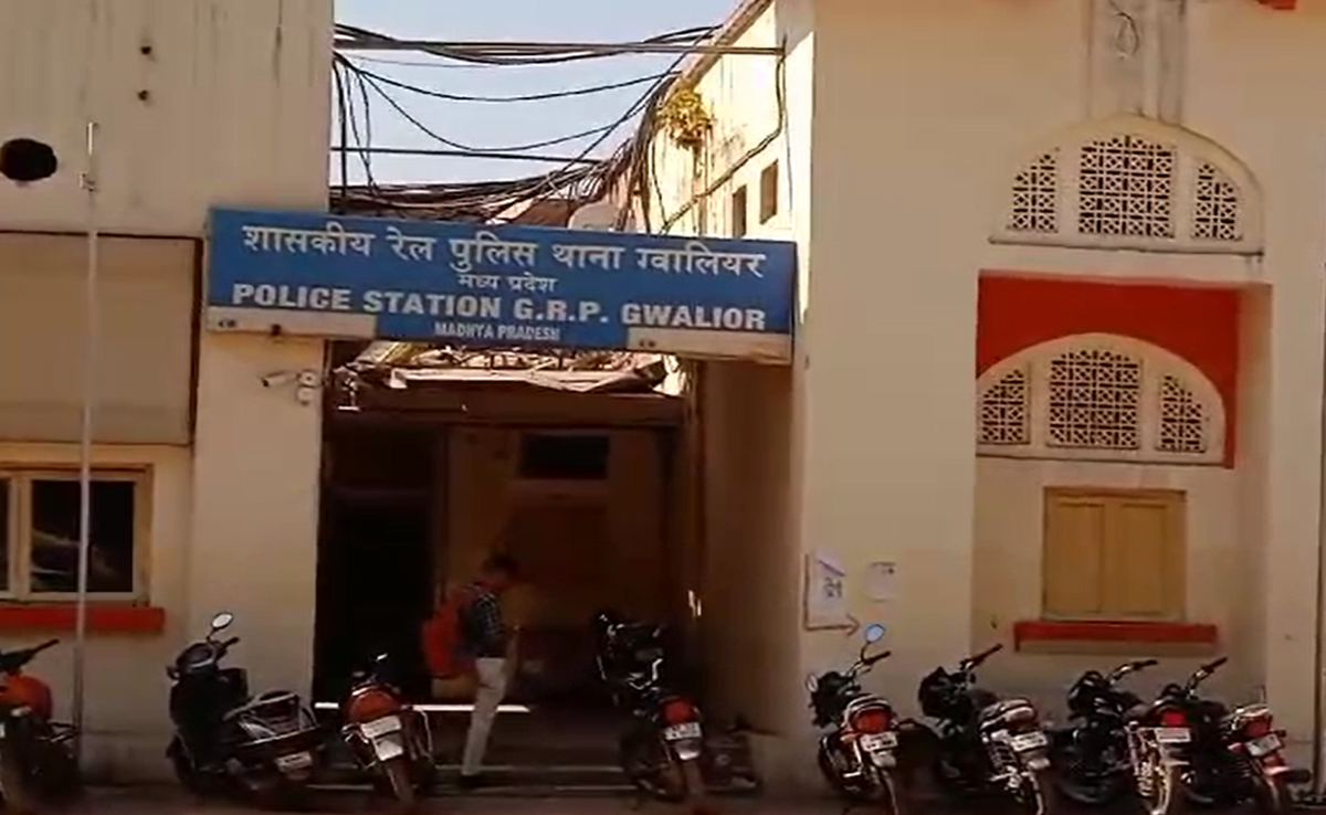 Train में चोरी करने वालों को GRP ने पकड़ा! इतने लाख रुपए का सामान बरामद, ऐसे करते थे क्राइम