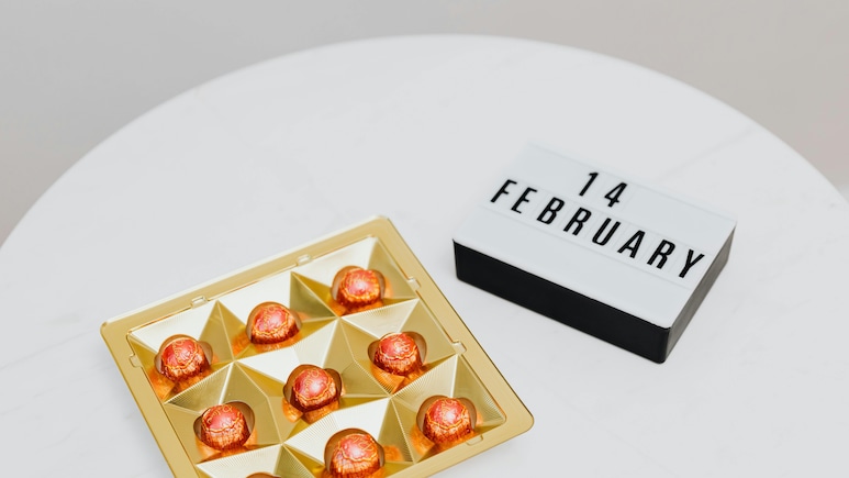 Valentine's Day पर चॉकलेट से बेहतर नहीं हो सकता कुछ, Amazon दे रहा इन्हें कम दाम में खरीदने का मौका Valentine's Day पर चॉकलेट से बेहतर नहीं हो सकता कुछ, Amazon दे रहा इन्हें कम दाम में खरीदने का मौका