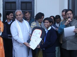 राजस्थान के 2.27 लाख छात्राओं में बांटी गई 90.35 करोड़ की राशि, जानें क्यों मिला सरकार की ओर से पुरस्कार राजस्थान के 2.27 लाख छात्राओं में बांटी गई 90.35 करोड़ की राशि, जानें क्यों मिला सरकार की ओर से पुरस्कार