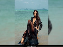 Trust Lisa Haydon To Turn A Mirrored Blazer And Tulle Skirt Into Tropical Beachwear Trust Lisa Haydon To Turn A Mirrored Blazer And Tulle Skirt Into Tropical Beachwear