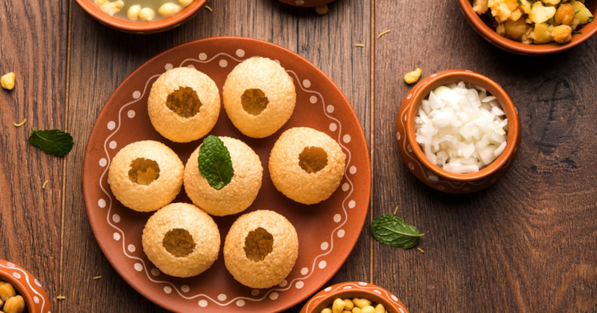 Fukcha 7 Iconic Street Foods of Kolkata You Must Try