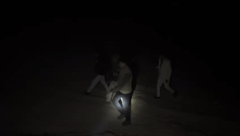 Rajasthan: धौलपुर के चंबल इलाके में बजरी माफियाओं ने पुलिस पर की फायरिंग, नाकाबंदी तोड़ कर हुए फरार  