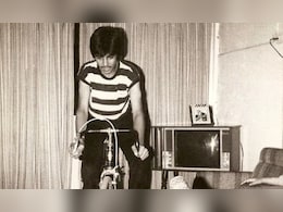 एक्टिंग ही नहीं बिजनेस का सरताज है ये लड़का, बॉलीवुड का किंग कहलाता है मास्टरमाइंड बिजनेसमैन, 2700 करोड़ है नेटवर्थ...पहचाना क्या? एक्टिंग ही नहीं बिजनेस का सरताज है ये लड़का, बॉलीवुड का किंग कहलाता है मास्टरमाइंड बिजनेसमैन, 2700 करोड़ है नेटवर्थ...पहचाना क्या?