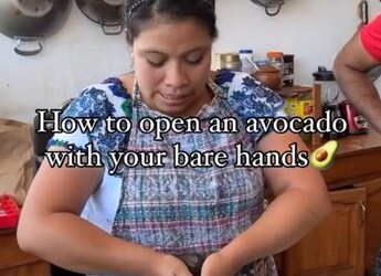 Viral Video Shows How To 'Open' An Avocado With Bare Hands, Impresses Internet Viral Video Shows How To 'Open' An Avocado With Bare Hands, Impresses Internet