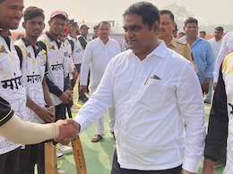 Mla Balaji Kinikar : "मी अंबरनाथचा सचिन तेंडुलकर", शिवसेनेच्या आमदाराने असं का म्हटलं? Mla Balaji Kinikar : "मी अंबरनाथचा सचिन तेंडुलकर", शिवसेनेच्या आमदाराने असं का म्हटलं?