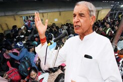 "Total Negligence": Ex-Railway Minister Slams Centre After Delhi Station Stampede "Total Negligence": Ex-Railway Minister Slams Centre After Delhi Station Stampede