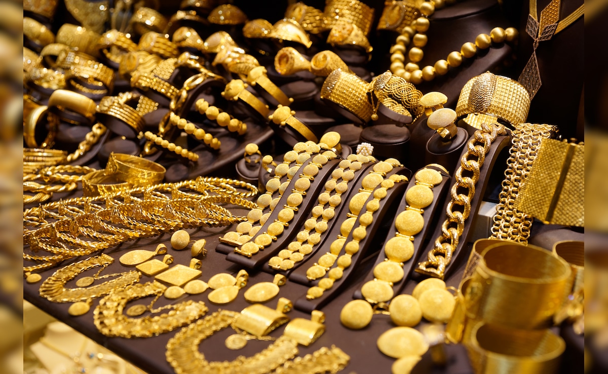 Gold Declines Rs 340 To Rs 87,960 per 10 gm, Silver Climbs Rs 600
