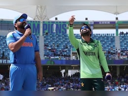 IND vs PAK: भारत हारा टॉस, पाकिस्तान ने पहले बल्लेबाजी करने का लिया फैसला  IND vs PAK: भारत हारा टॉस, पाकिस्तान ने पहले बल्लेबाजी करने का लिया फैसला