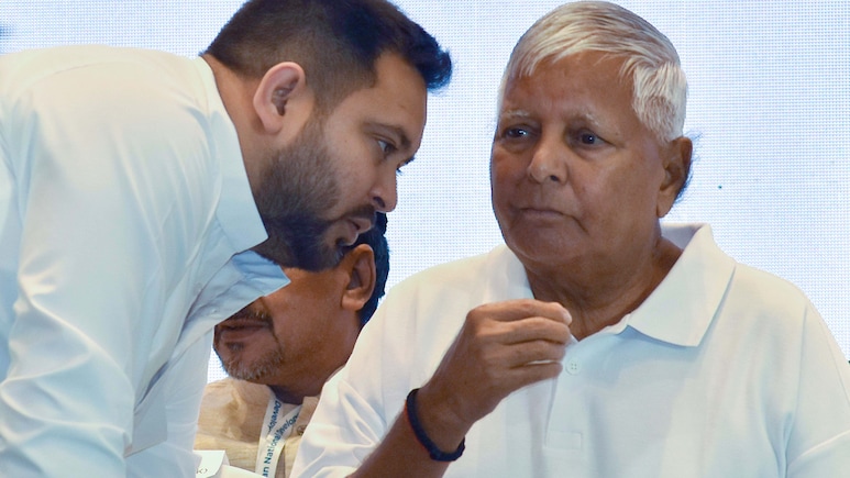 लालू परिवार की बढ़ीं मुश्किलें, ईडी की चार्जशीट पर कोर्ट ने नए आरोपियों को जारी किया समन
