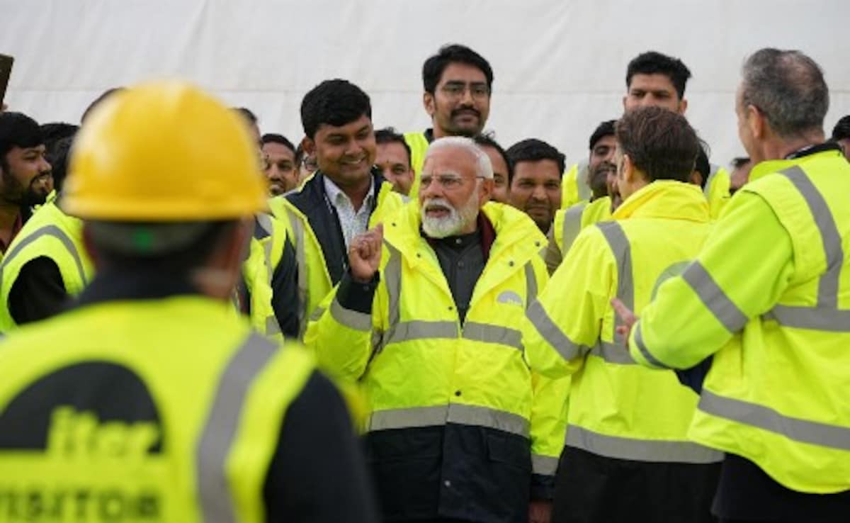 In France, PM Visits Largest Scientific Project That Aims To Build Mini Sun