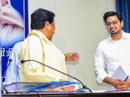 पहले आकाश और अब उनके ससुर पर मायावती का एक्शन, BSP में चल क्या रहा है?