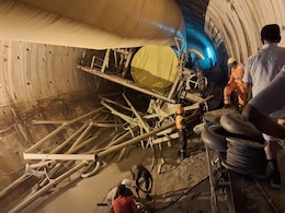 मलबे की मोटी दीवार, बढ़ रहा जोखिम... तेलंगाना टनल के श्रमिकों को लेकर ऑस्ट्रेलियाई विशेषज्ञ का अनुमान डरा रहा मलबे की मोटी दीवार, बढ़ रहा जोखिम... तेलंगाना टनल के श्रमिकों को लेकर ऑस्ट्रेलियाई विशेषज्ञ का अनुमान डरा रहा