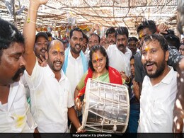 BRS Leader K Kavitha Offers Prayers At 'Peddagattu Jatara' Festival In Telangana BRS Leader K Kavitha Offers Prayers At 'Peddagattu Jatara' Festival In Telangana