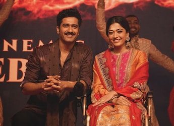 Vicky Kaushal, Rashmika Mandanna Enjoy Missi Roti, Dal Makhani And More In Amritsar Vicky Kaushal, Rashmika Mandanna Enjoy Missi Roti, Dal Makhani And More In Amritsar