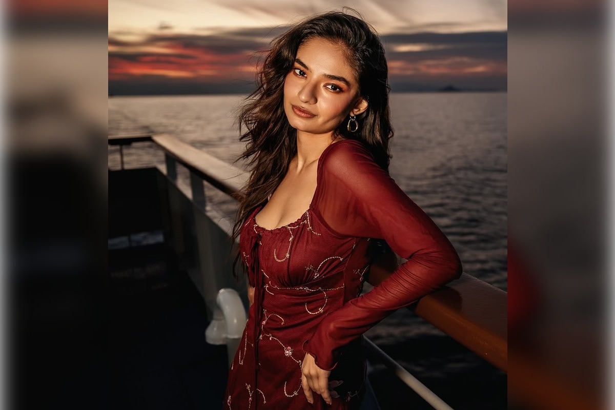 Anushka Sen's Fashion Secrets: How to Copy Her Cute & Chic Outfits