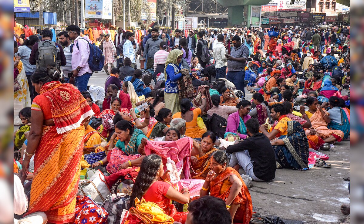 (प्रयागराज में भीड़ से बुरा हाल) (प्रयागराज में भीड़ से बुरा हाल)