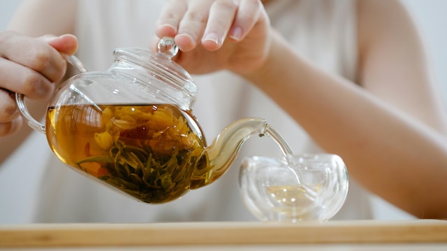 Ginger can help reduce inflammation, stimulate digestion and suppress your appetite