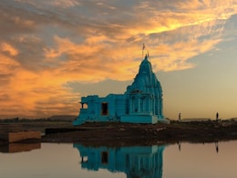 Mahashivratri 2025: करीब 8 महीने तक जलमग्न रहता है यह शिवालय, नाव में बैठकर भी पूजा-अर्चना करने जाते हैं श्रद्धालु Mahashivratri 2025: करीब 8 महीने तक जलमग्न रहता है यह शिवालय, नाव में बैठकर भी पूजा-अर्चना करने जाते हैं श्रद्धालु