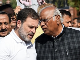 केजरीवाल की हार पर कांग्रेस खुश, 2011 से अब तक हार चुकी 90 चुनाव, राहुल गांधी क्या बदलेंगे? केजरीवाल की हार पर कांग्रेस खुश, 2011 से अब तक हार चुकी 90 चुनाव, राहुल गांधी क्या बदलेंगे?