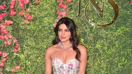 Priyanka Chopra Rounds Off Her Festive Floral Look With A Necklace Worth Over Rs 10 Crore