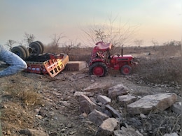 MP News : ओवरलोड ट्रैक्टर का टायर फटा, दो छात्रों की मौके पर दर्दनाक मौत, एक गंभीर घायल MP News : ओवरलोड ट्रैक्टर का टायर फटा, दो छात्रों की मौके पर दर्दनाक मौत, एक गंभीर घायल