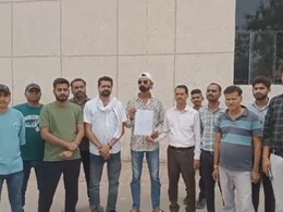 Satna Rape Case: ढाई साल की मासूम से दुष्कर्म के मामले में उठी आवास आवंटन रद्द करने की मांग, युवकों ने कमिश्रर से लगाई गुहार Satna Rape Case: ढाई साल की मासूम से दुष्कर्म के मामले में उठी आवास आवंटन रद्द करने की मांग, युवकों ने कमिश्रर से लगाई गुहार