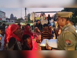 एक पिकअप में 40 यात्री, पुलिस ने खदेड़कर पकड़ा, चालान काटा तो लगे गिड़गिड़ाने एक पिकअप में 40 यात्री, पुलिस ने खदेड़कर पकड़ा, चालान काटा तो लगे गिड़गिड़ाने