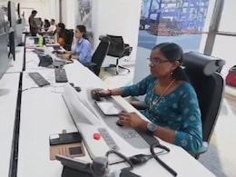 महिला सशक्तीकरण की मिसाल, अदाणी पोर्ट पर महिलाएं कर रहीं यार्ड क्रेनों का संचालन महिला सशक्तीकरण की मिसाल, अदाणी पोर्ट पर महिलाएं कर रहीं यार्ड क्रेनों का संचालन