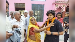 Rajasthan: इंडियन महिला क्रिकेटर शेफाली वर्मा पहुंची अपने पैतृक गांव, ग्रामीणों ने किया स्वागत