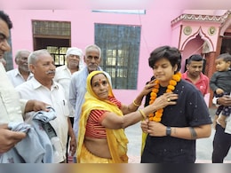 Rajasthan: इंडियन महिला क्रिकेटर शेफाली वर्मा पहुंची अपने पैतृक गांव, ग्रामीणों ने किया स्वागत