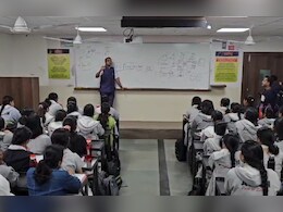 Rajasthan News: 'मैं भी PMT के पहले प्रयास में फेल हो गया था, ज़्यादा तनाव ना लें' कोटा में कलेक्टर ने ली बच्चों की क्लास 