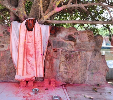 Holi 2026: भरतपुर में यहां होली पर बंधी थी राधा-कृष्ण की चुनरी में गांठ, तब से कहलाया 'गांठौली का गुलाल कुंड'