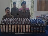ये कैसी शराबबंदी? बिहार में हर दिन 10 हजार लीटर शराब हो रही जब्त, खपत कितनी लगा लीजिए अंदाजा ये कैसी शराबबंदी? बिहार में हर दिन 10 हजार लीटर शराब हो रही जब्त, खपत कितनी लगा लीजिए अंदाजा