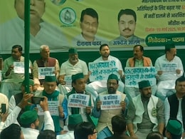 आरक्षण की मांग को लेकर धरने पर बैठे तेजस्वी, बोले- अचेत अवस्था में चले गए हैं नीतीश कुमार आरक्षण की मांग को लेकर धरने पर बैठे तेजस्वी, बोले- अचेत अवस्था में चले गए हैं नीतीश कुमार