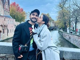 Deepika Padukone's LOL Post About Ranveer Singh When "He's On Call With Someone" Deepika Padukone's LOL Post About Ranveer Singh When "He's On Call With Someone"