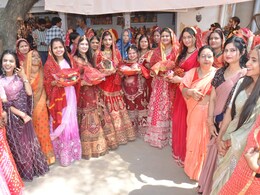 राजस्थान में होली के बाद गणगौर की अनोखी परंपरा, जानें पूरी रस्म और क्यों मानते हैं त्योहार राजस्थान में होली के बाद गणगौर की अनोखी परंपरा, जानें पूरी रस्म और क्यों मानते हैं त्योहार