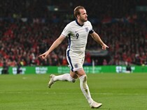 Harry Kane Eyes Peter Shilton Record As Caps Pile Up In Englands New Era