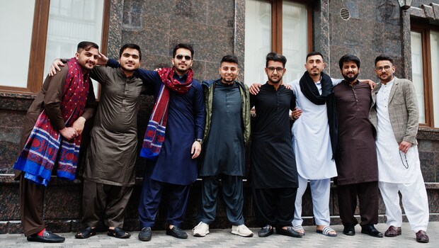 Top 10 Myntra Deals On Men's Kurtas