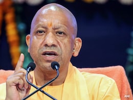 आजम खान से प्यार और जिया उर रहमान बर्क पर वार? क्या ये संयोग है या योगी सरकार का प्रयोग आजम खान से प्यार और जिया उर रहमान बर्क पर वार? क्या ये संयोग है या योगी सरकार का प्रयोग