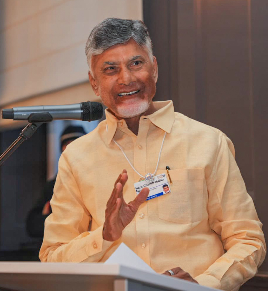 स्वतंत्रता दिवस पर आंध्र प्रदेश की महिलाओं को मिला तोहफा, CM नायडू ने शुरू की फ्री बस योजना