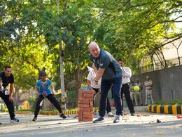 Watch: New Zealand PM Steals The Show As He Plays Street Cricket With Kapil Dev