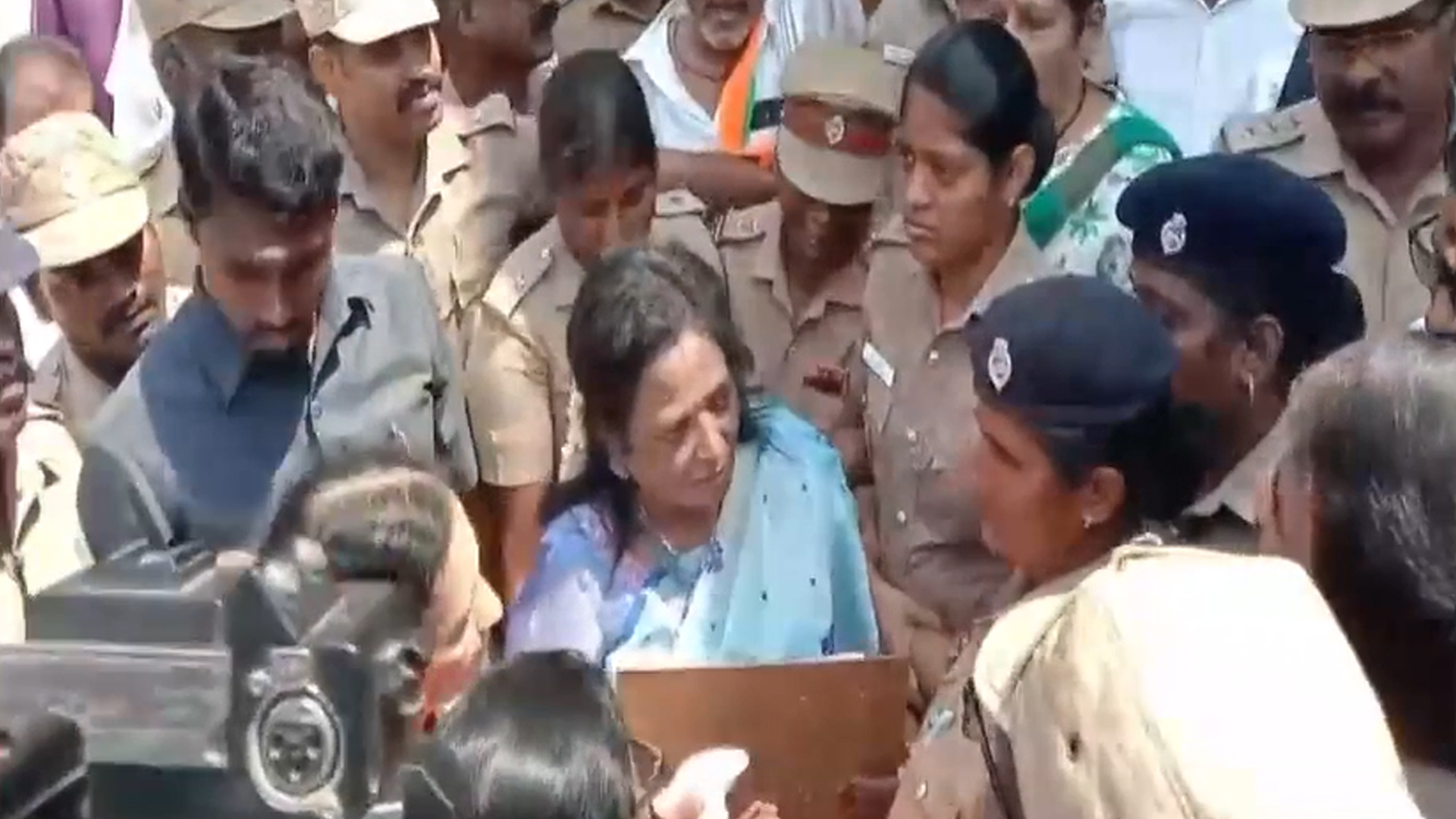Chennai Cops Stop BJP Leader From Holding Signature Campaign Over Language Row