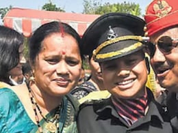 शादी के मात्र 34 दिन बाद फौजी पति की मौत, अब सेना में अधिकारी बनी पत्नी, कहानी सोनी बिष्ट की शादी के मात्र 34 दिन बाद फौजी पति की मौत, अब सेना में अधिकारी बनी पत्नी, कहानी सोनी बिष्ट की